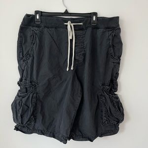 James perse size 4 black cargo short